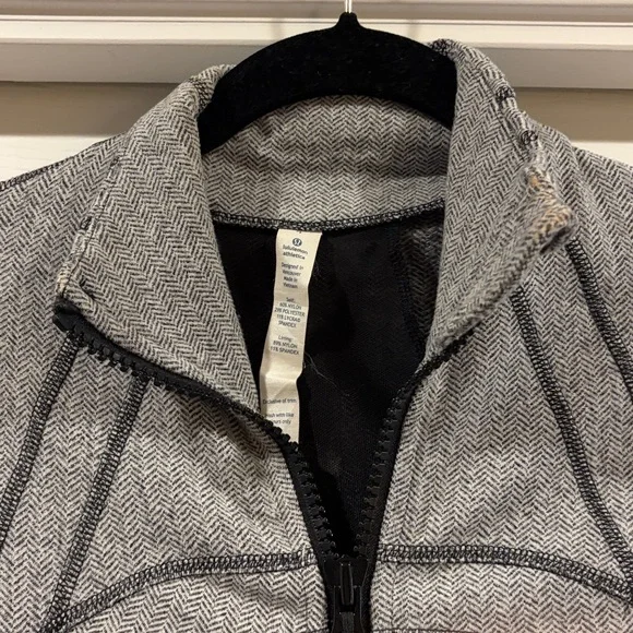 Lululemon Gray Women's Zip-Front Active Jacket like new size 4 - Picture 2 of 6